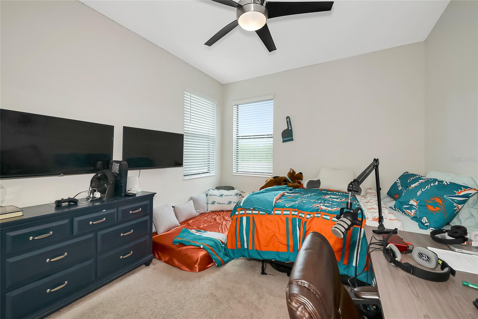 LORRAINE LAKES - Residential