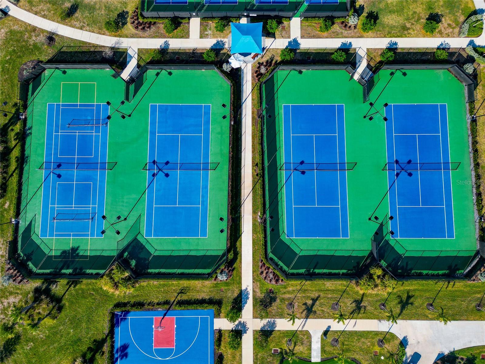 LORRAINE LAKES - Residential