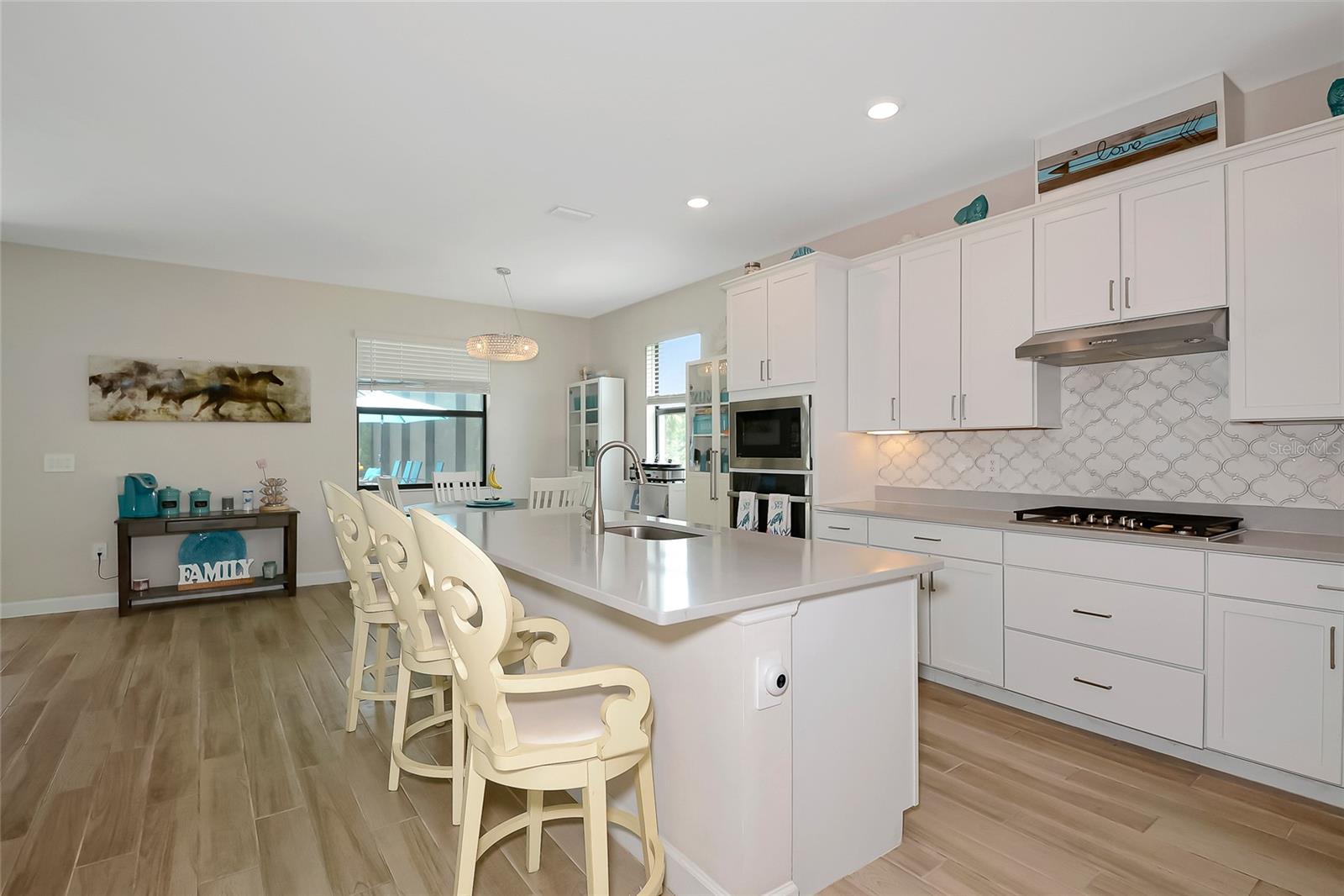 LORRAINE LAKES - Residential