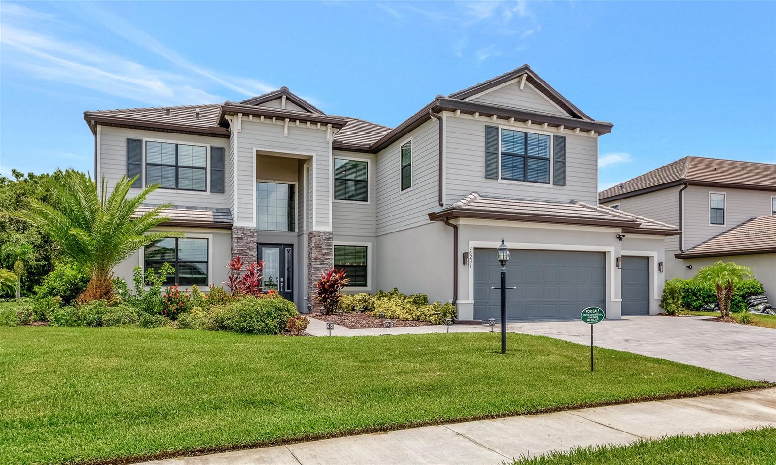 LORRAINE LAKES - Residential