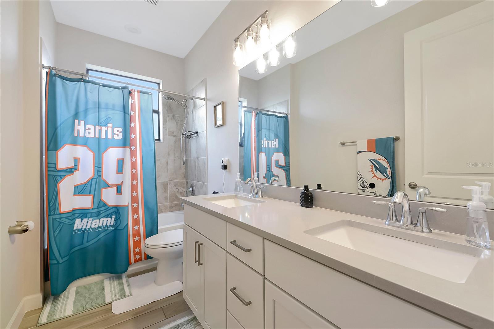 LORRAINE LAKES - Residential