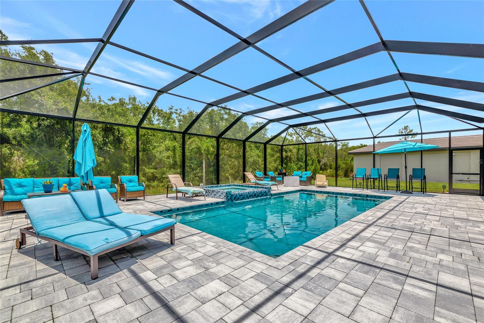 LORRAINE LAKES - Residential