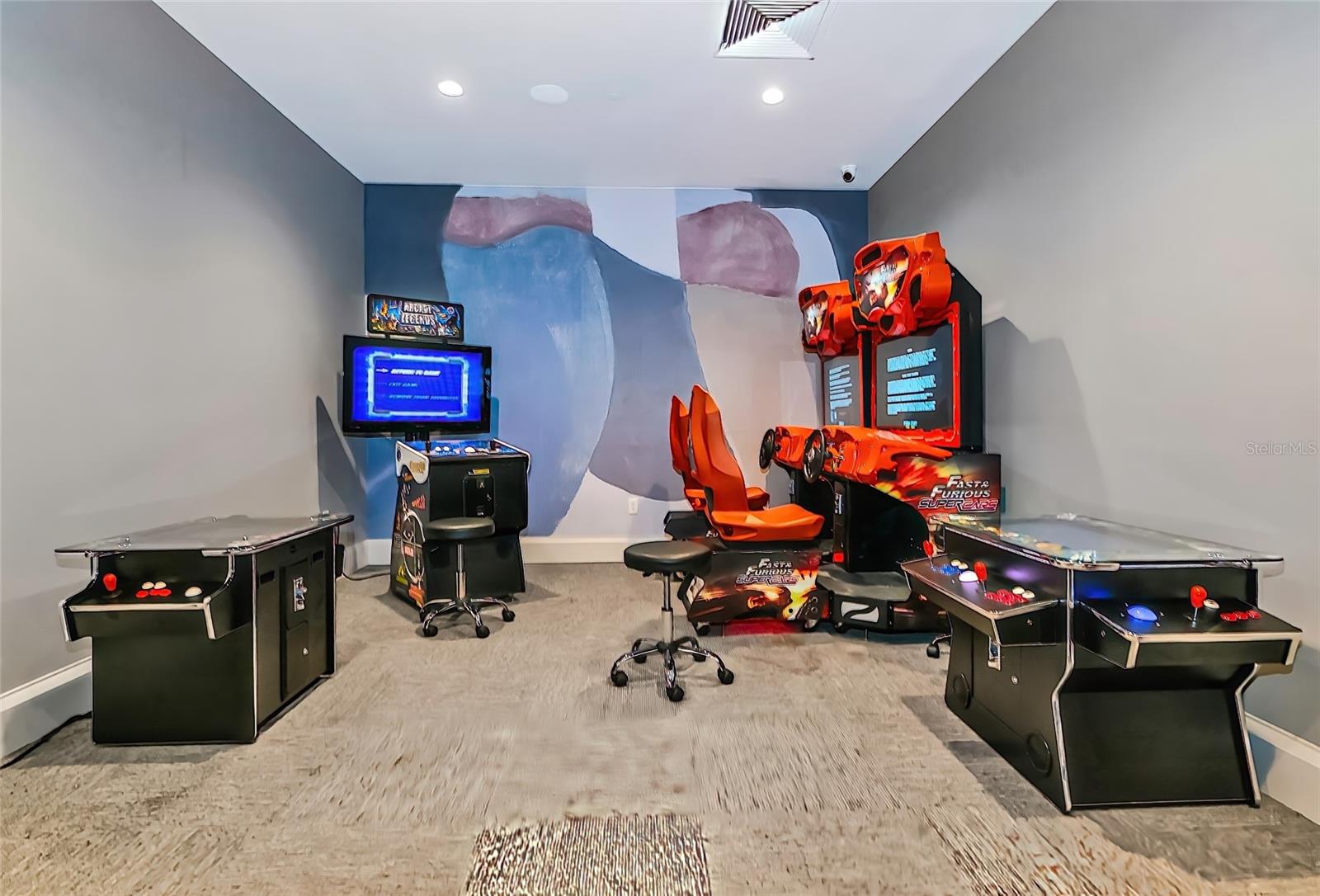 LORRAINE LAKES - Residential