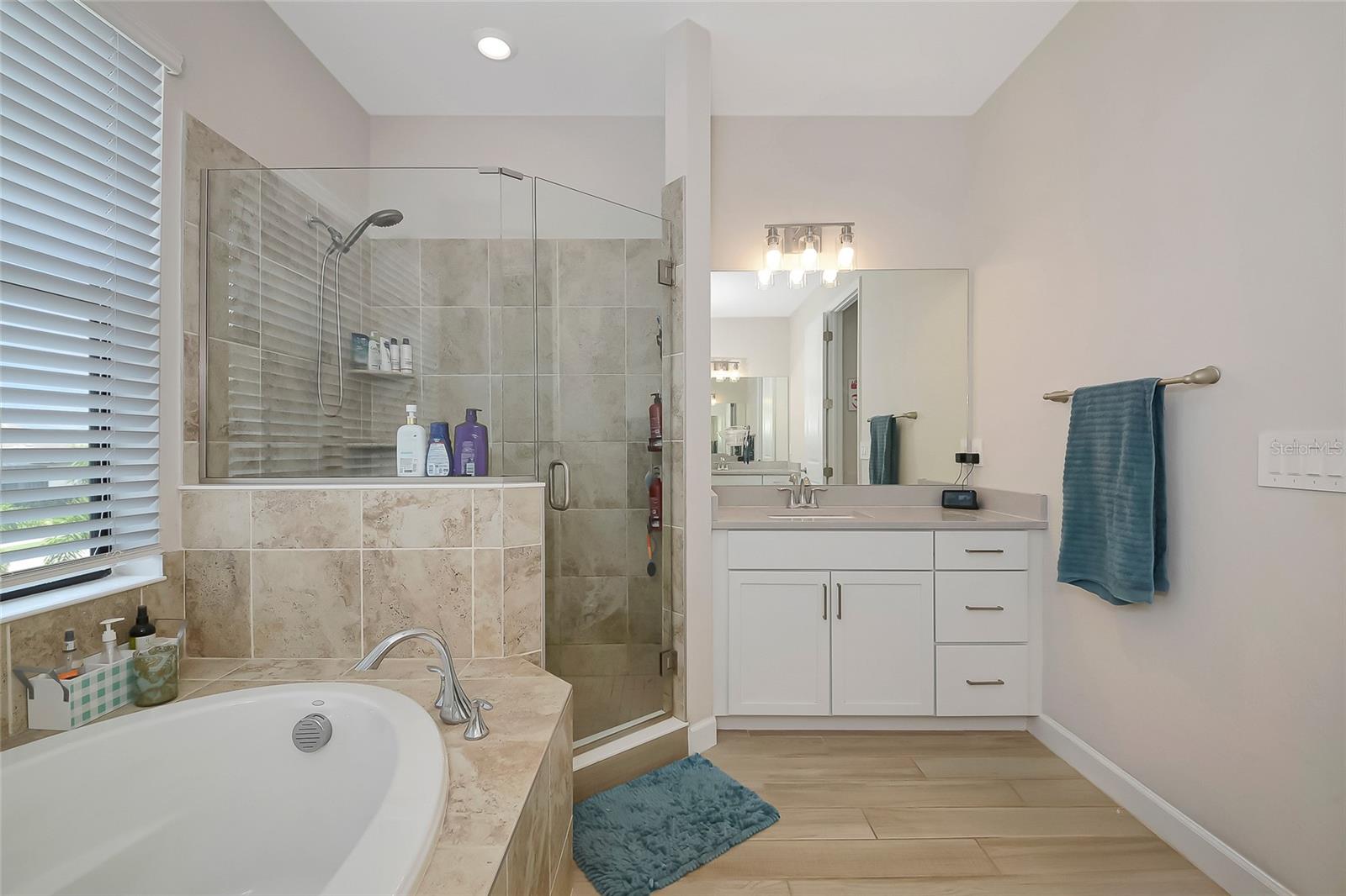 LORRAINE LAKES - Residential