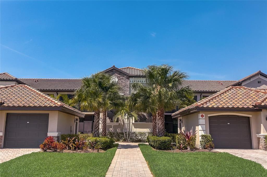 SPECIAL PRICING FOR $1,950 (EACH MONTH) IF YOU BOOK BETWEEN JUNE 2025 - DECEMBER 2025. Property may be listed for sale during this time, if so GUESTS are being asked to ACCOMMODATE for SHOWINGS AND POTENTIAL BUYERS FOR THE UNIT DURING THIS PERIOD --- LAKEWOOD NATIONAL -- TURNKEY FURNISHED 2 BEDROOM + DEN, 2 FULL BATH VERANDA ---- Enjoy your morning coffee on one of the two screened in porches where you will have a view of the golf course and beautiful views. The floors are tiled and the kitchen has granite countertops and stainless steel appliances. This is a resort style community that boasts a gorgeous pool and spa, Tiki bar, pool cafe, a state of the art gym and many other amenities. --- High Season (Dec-April) : $7,000/month (utilities included; electric capped at $100/month) --- Low Season (May-Nov): $3,250/month + Guest reimburses for electric. Durations 6 months or less require 13% additional tax and all funds paid up front. Durations longer than 6 months require first, last, security deposit & credit application fee. Membership transfer required; --- INCLUDES ACCESS TO ALL RESORT AMENITIES; $100/month club food consumption obligation with member number --- Pet friendly upon owner approval and $500 non-refundable pet fee.