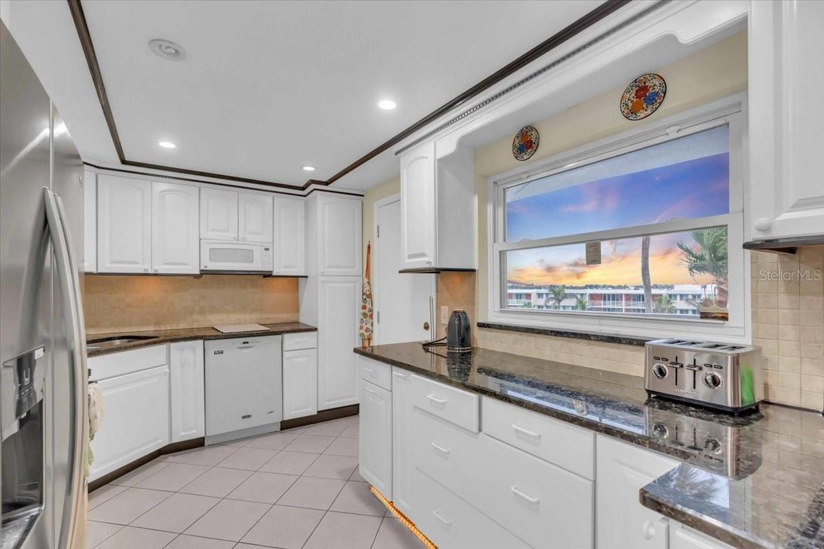 SHORE TOWERS - Residential Lease