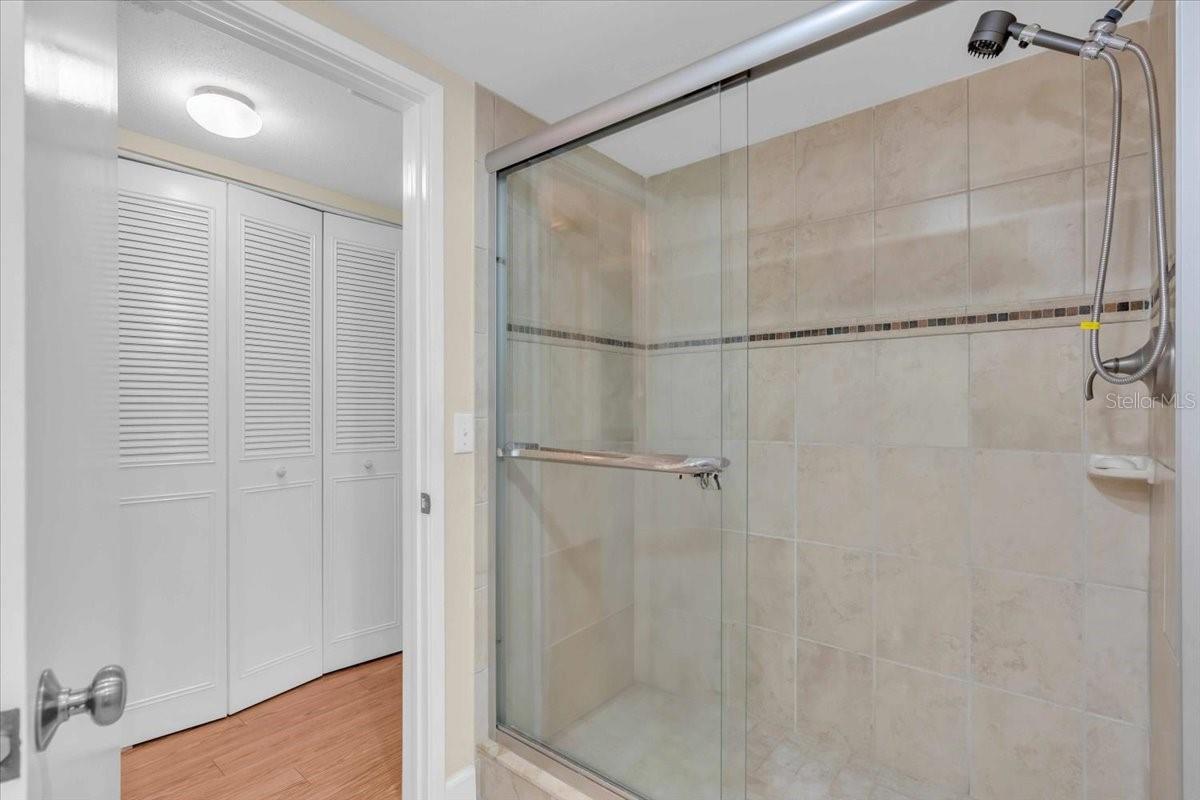 SHORE TOWERS - Residential Lease