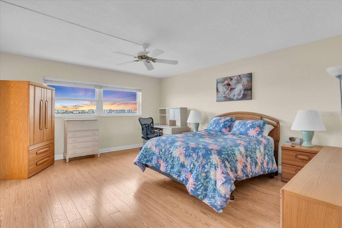 SHORE TOWERS - Residential Lease