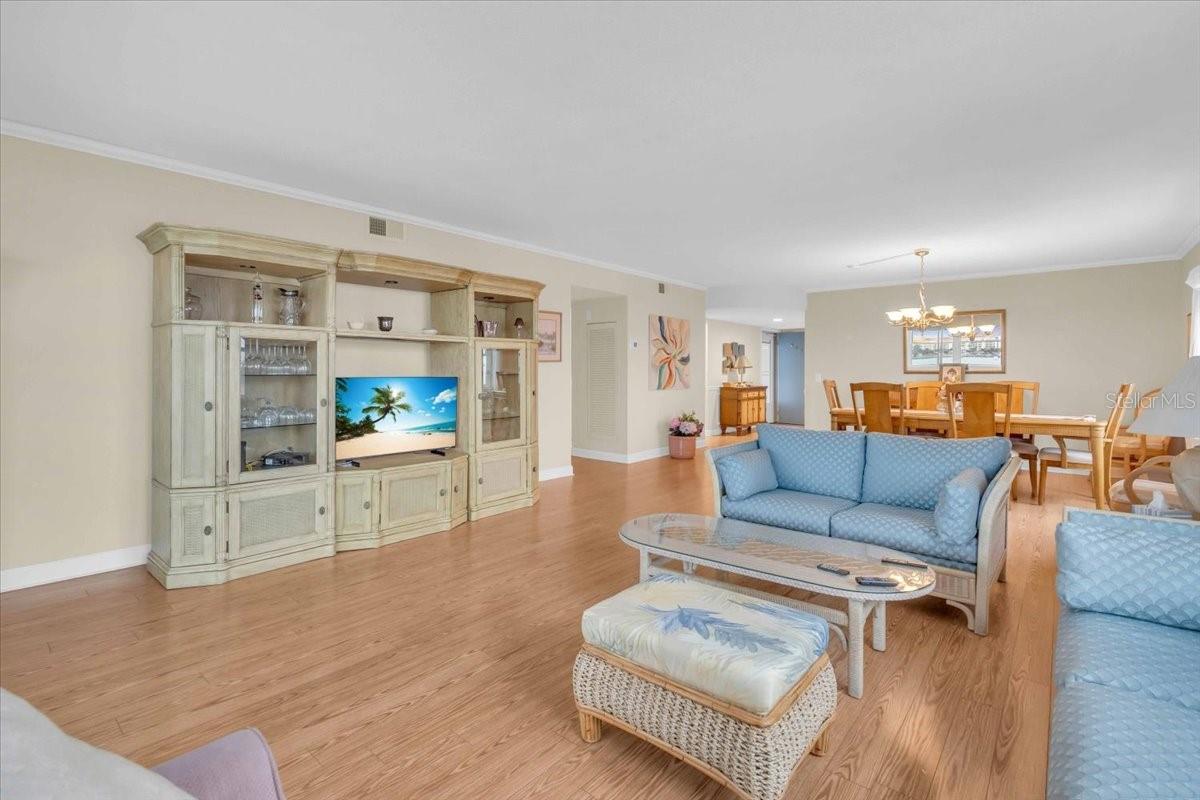 SHORE TOWERS - Residential Lease