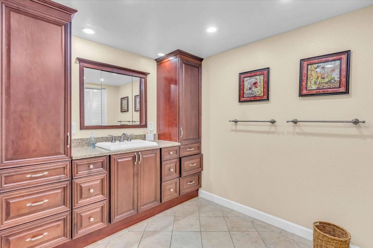 SHORE TOWERS - Residential Lease