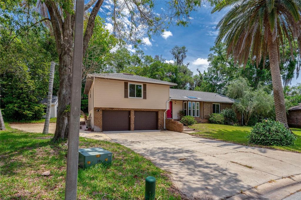 Photo of 7 Waterfront Court, Ormond Beach, FL 32174 (MLS # V4949013)