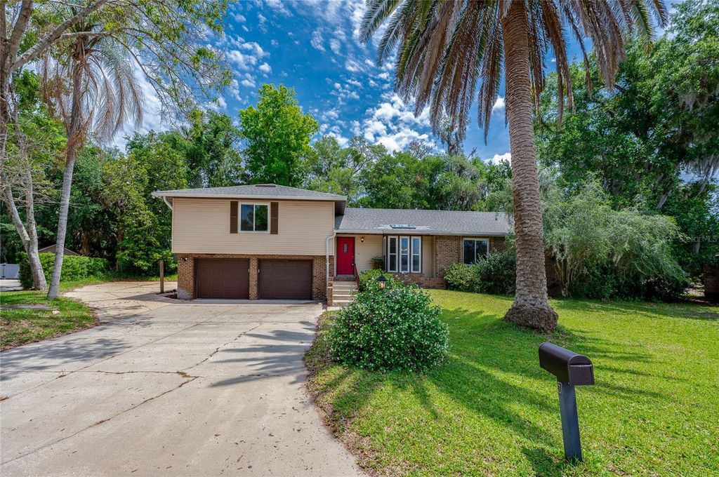 Photo of 7 Waterfront Court, Ormond Beach, FL 32174 (MLS # V4949013)