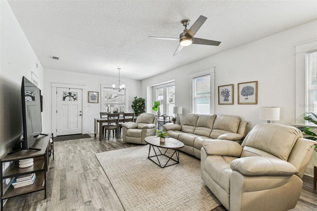 Photo of 904 E Hamilton Avenue, Tampa, FL 33604 (MLS # TB8492461)