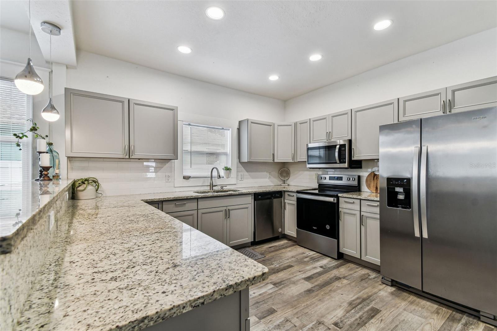 EVELYN CITY - Residential