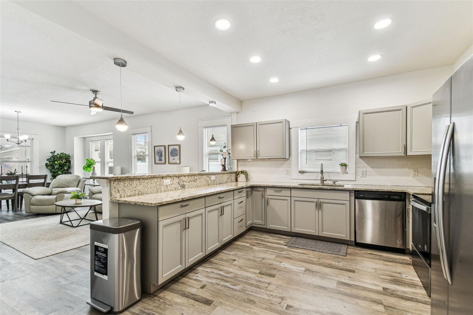 EVELYN CITY - Residential