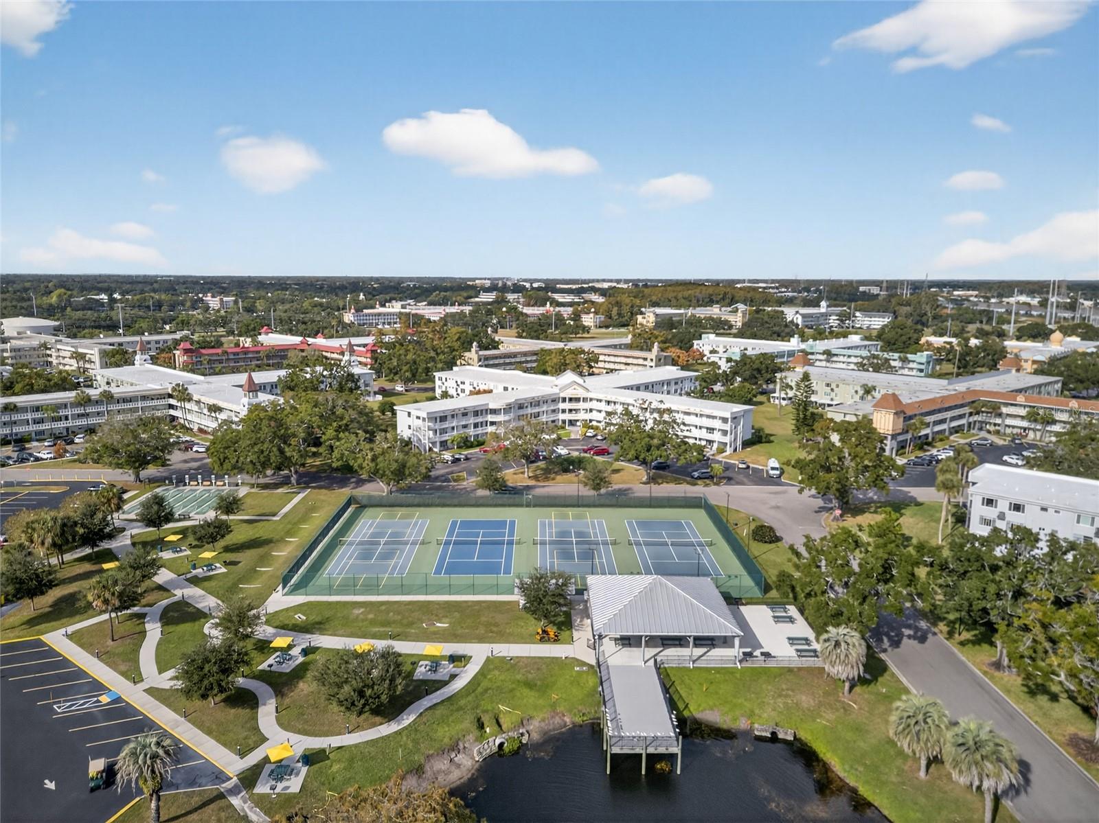 ON TOP OF THE WORLD - Residential