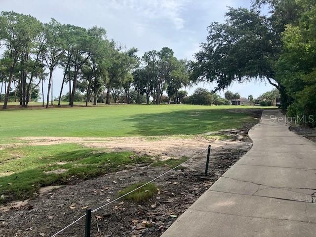 HOWEY IN THI HILLS MISSION CAMPEON - Land