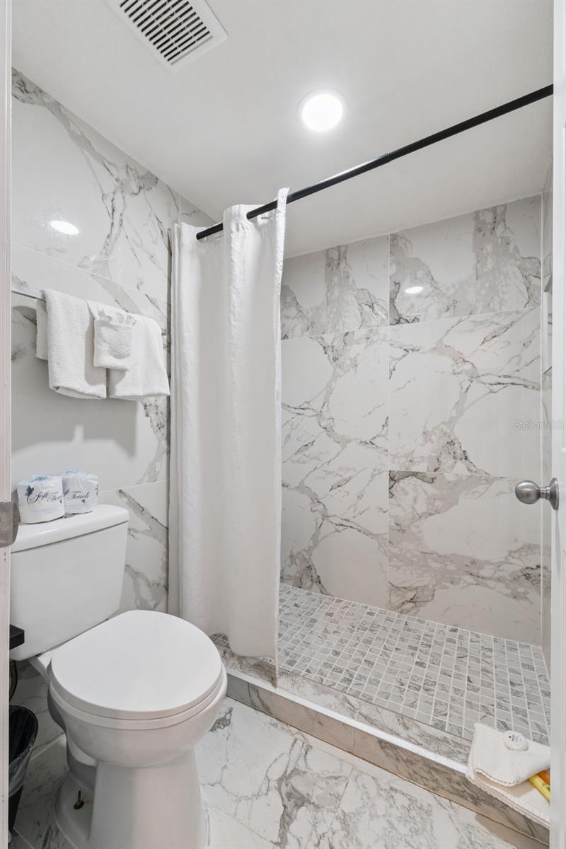 ACREAGE & UNREC - Commercial Sale