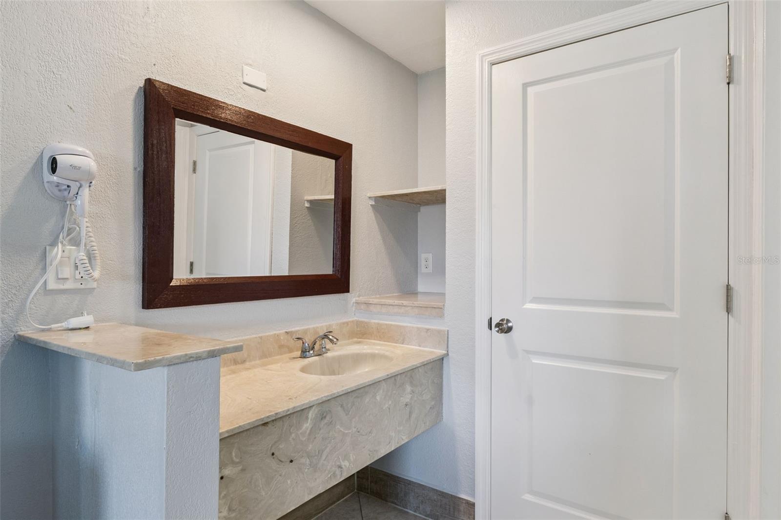 ACREAGE & UNREC - Commercial Sale