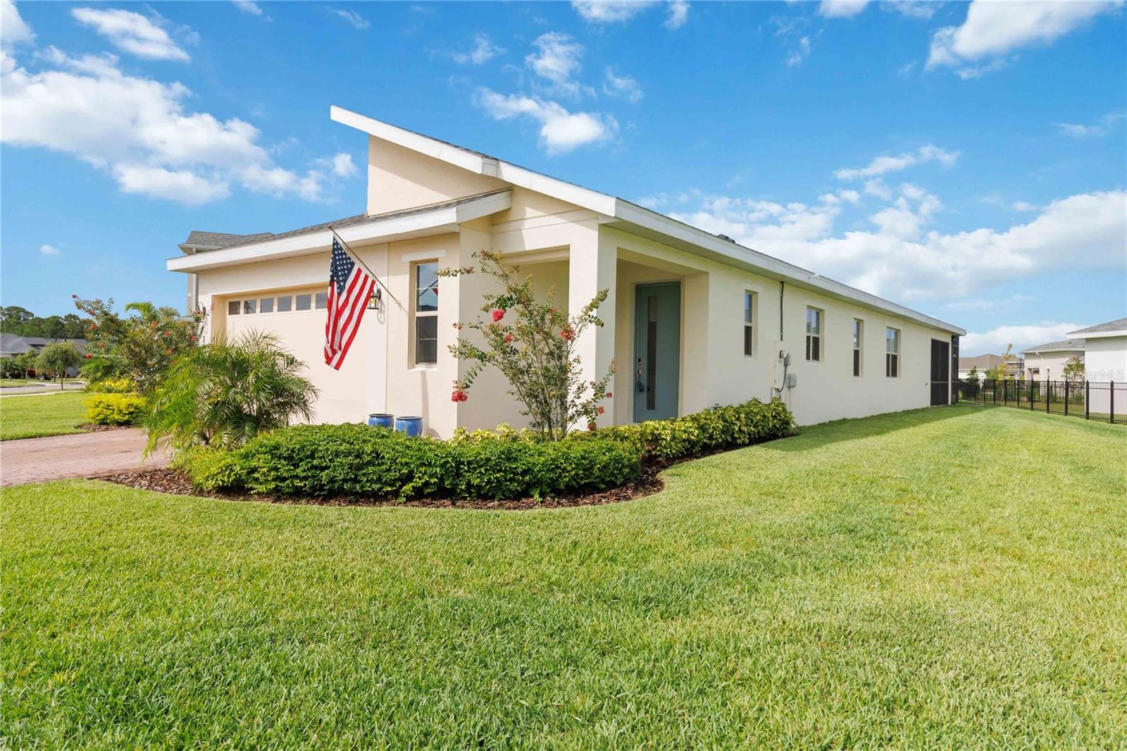 3184 SONGBIRD CIRCLE