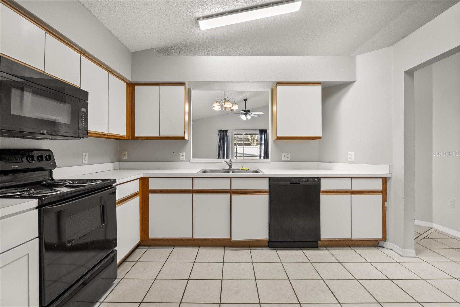 CANOE CREEK ESTATES - Residential