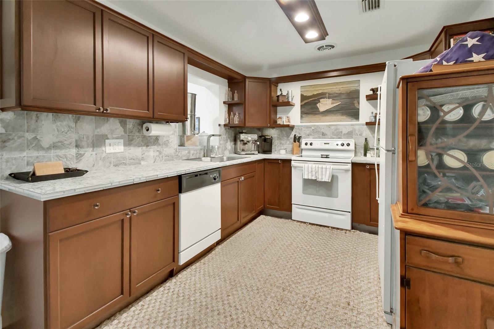 BLUE CREEK LODGE - Residential