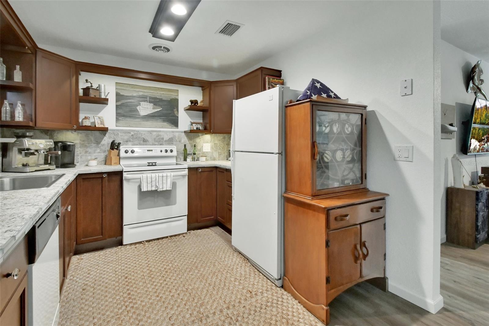 BLUE CREEK LODGE - Residential