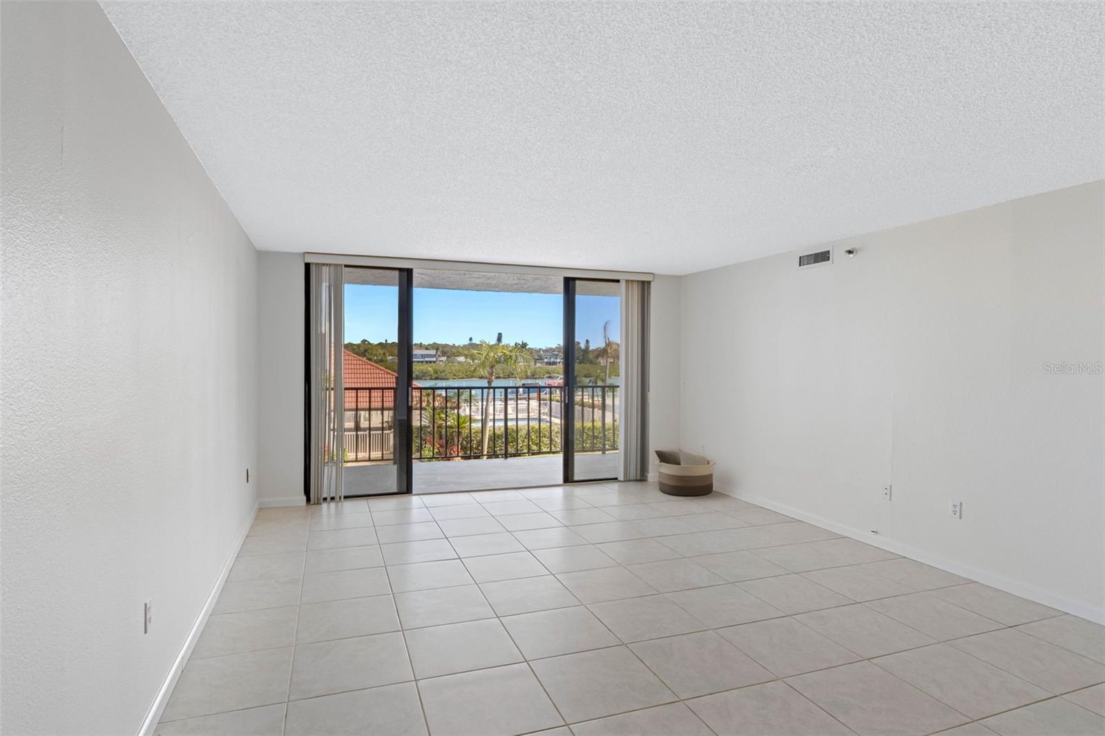 19111 VISTA BAY DRIVE 204