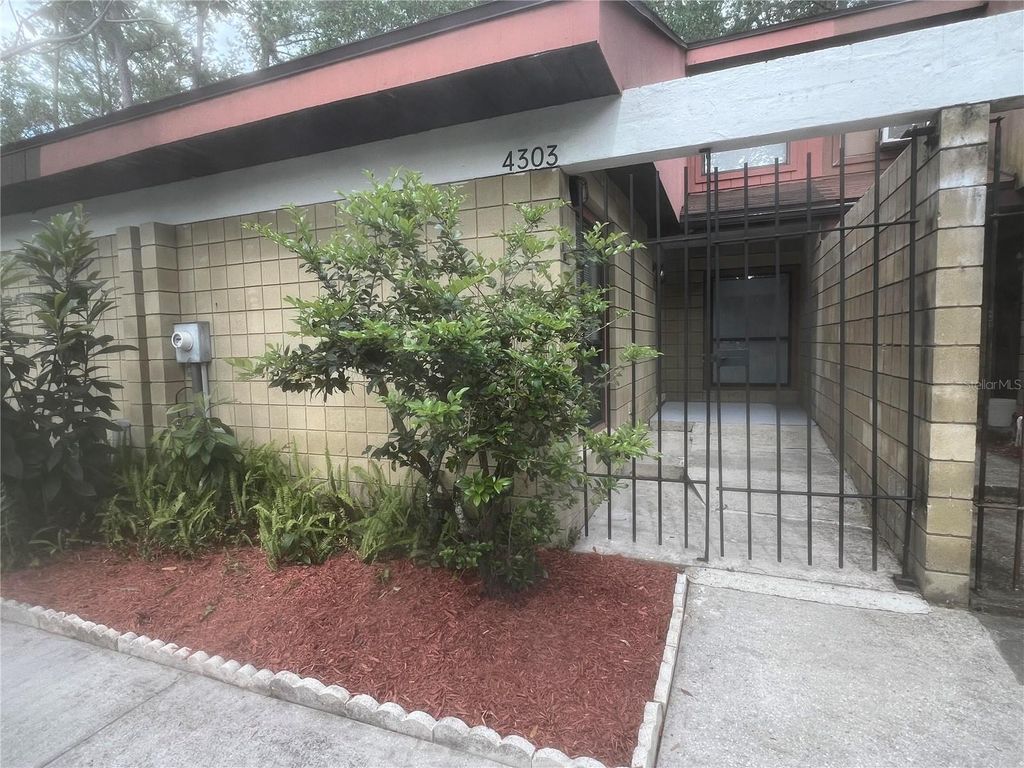 Photo of 4303 SW 70th Terrace, Gainesville, FL 32608 (MLS # O6403472)