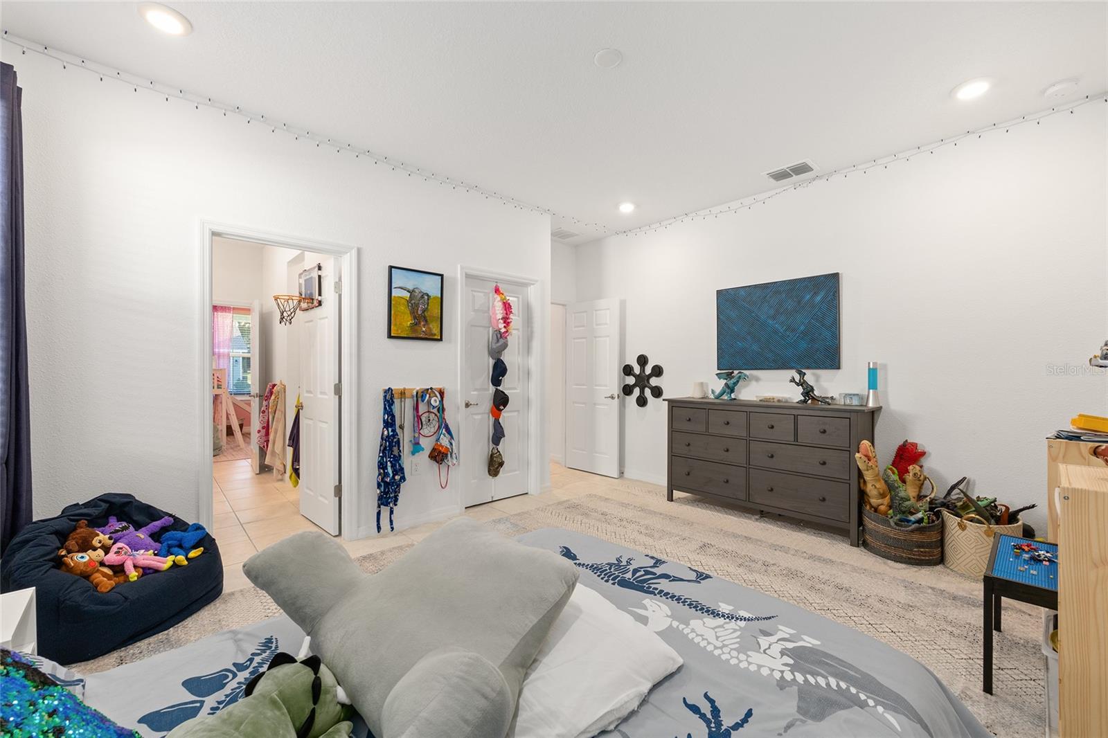 CALESA TOWNSHIP ROAN HILLS - Residential