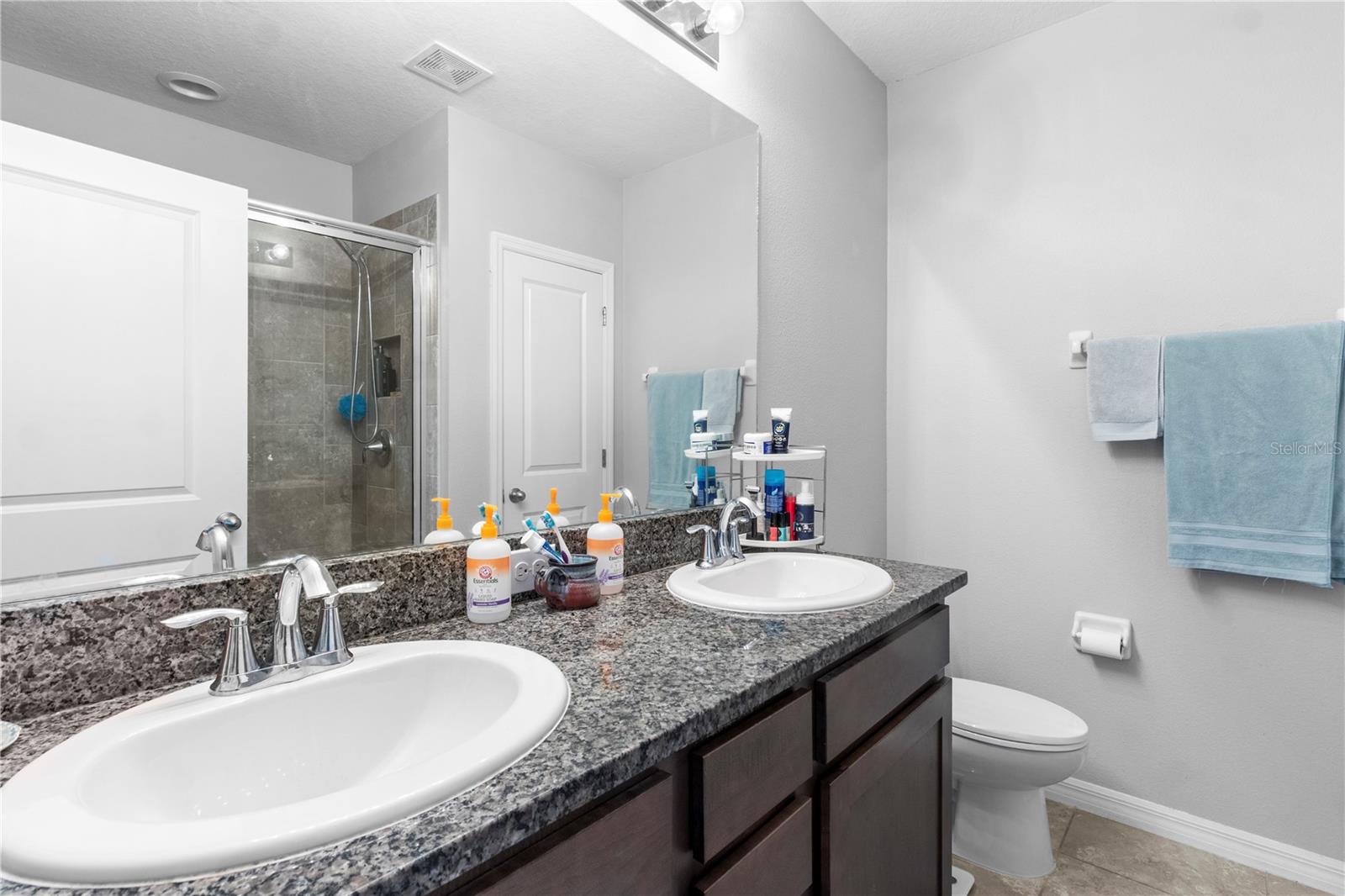 BAYTOWN SQUARE - Residential