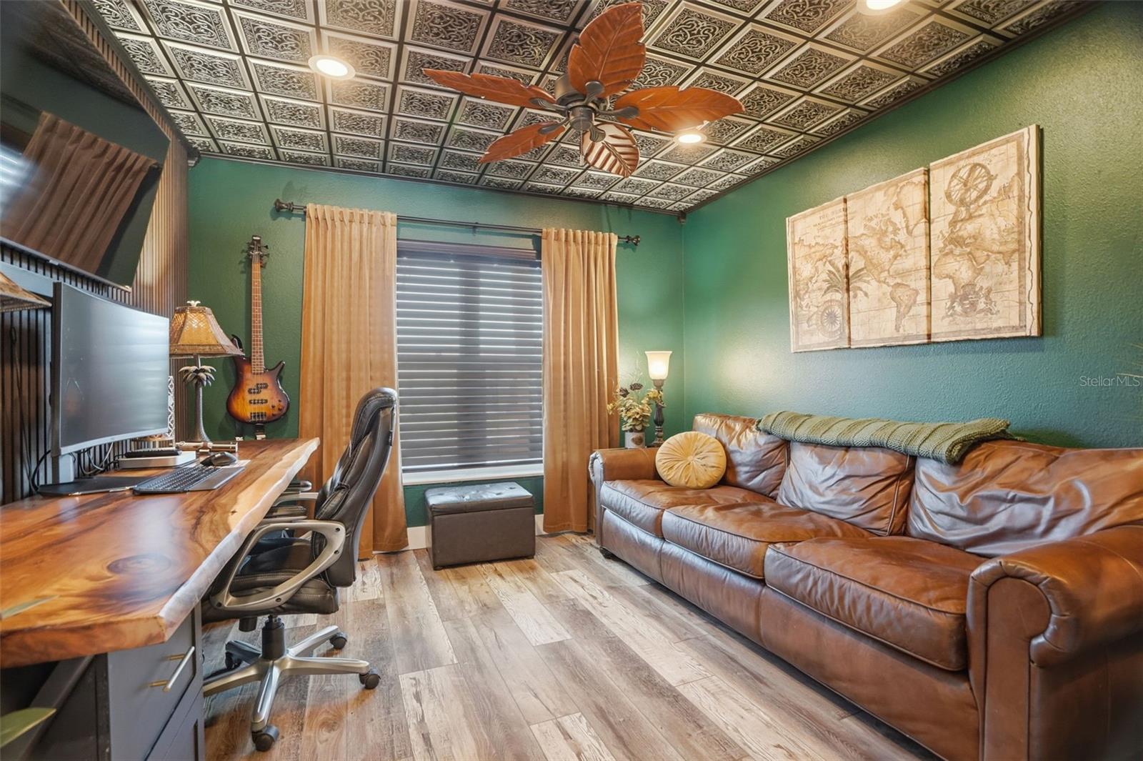 BERKLEY WOODS - Residential