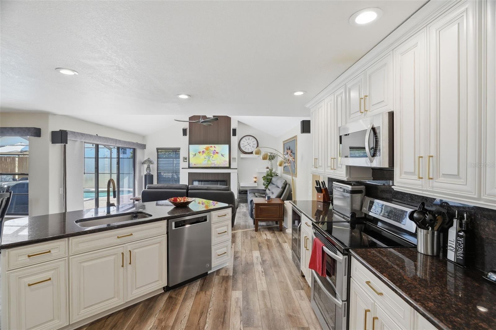 BERKLEY WOODS - Residential