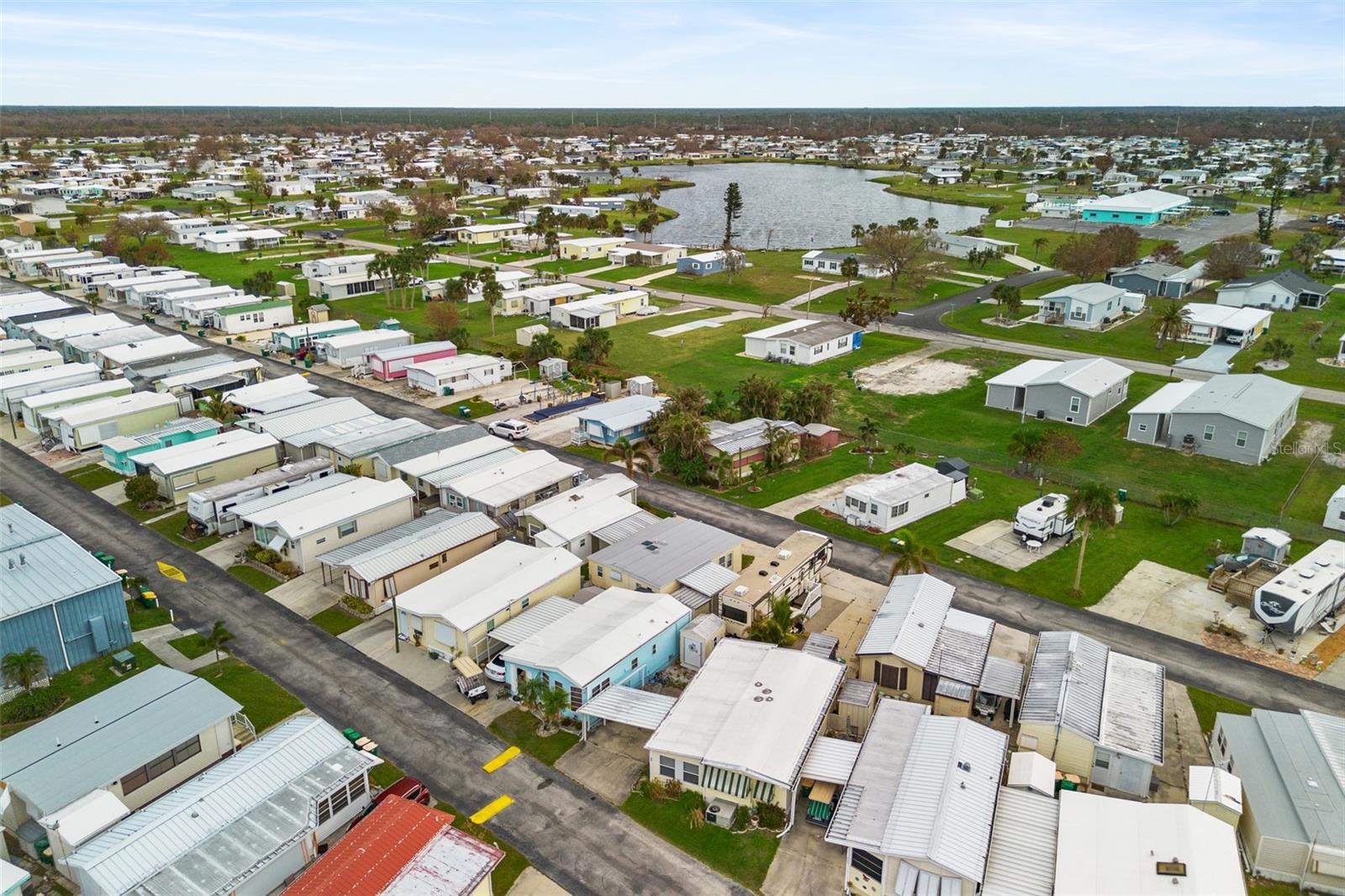 HOLIDAY TRAVEL PARK ENGLEWOOD - Residential