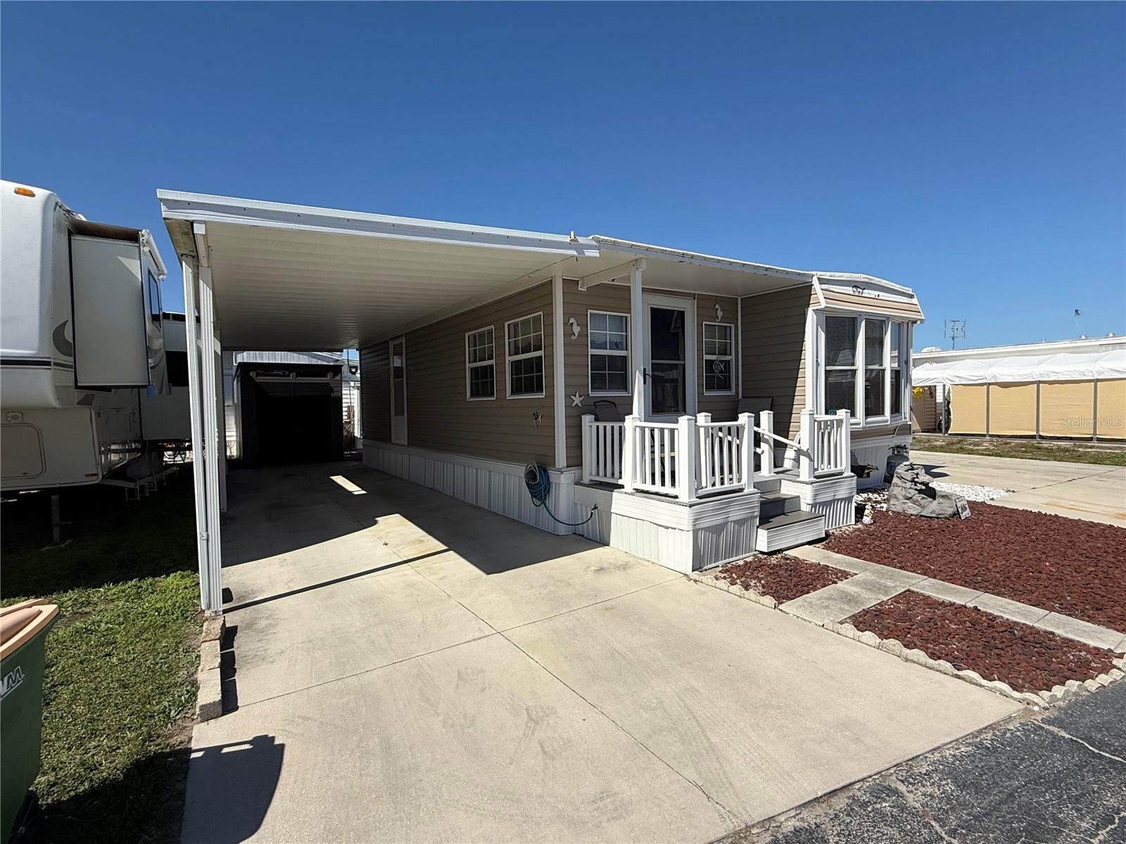 HOLIDAY TRAVEL PARK ENGLEWOOD - Residential
