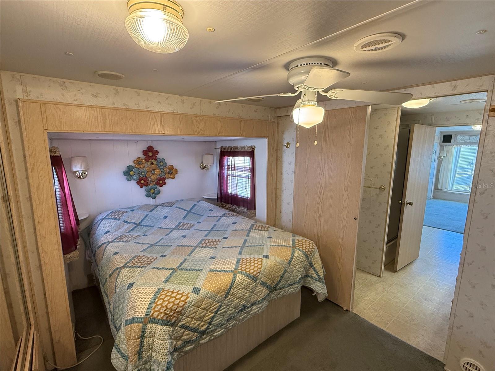 HOLIDAY TRAVEL PARK ENGLEWOOD - Residential
