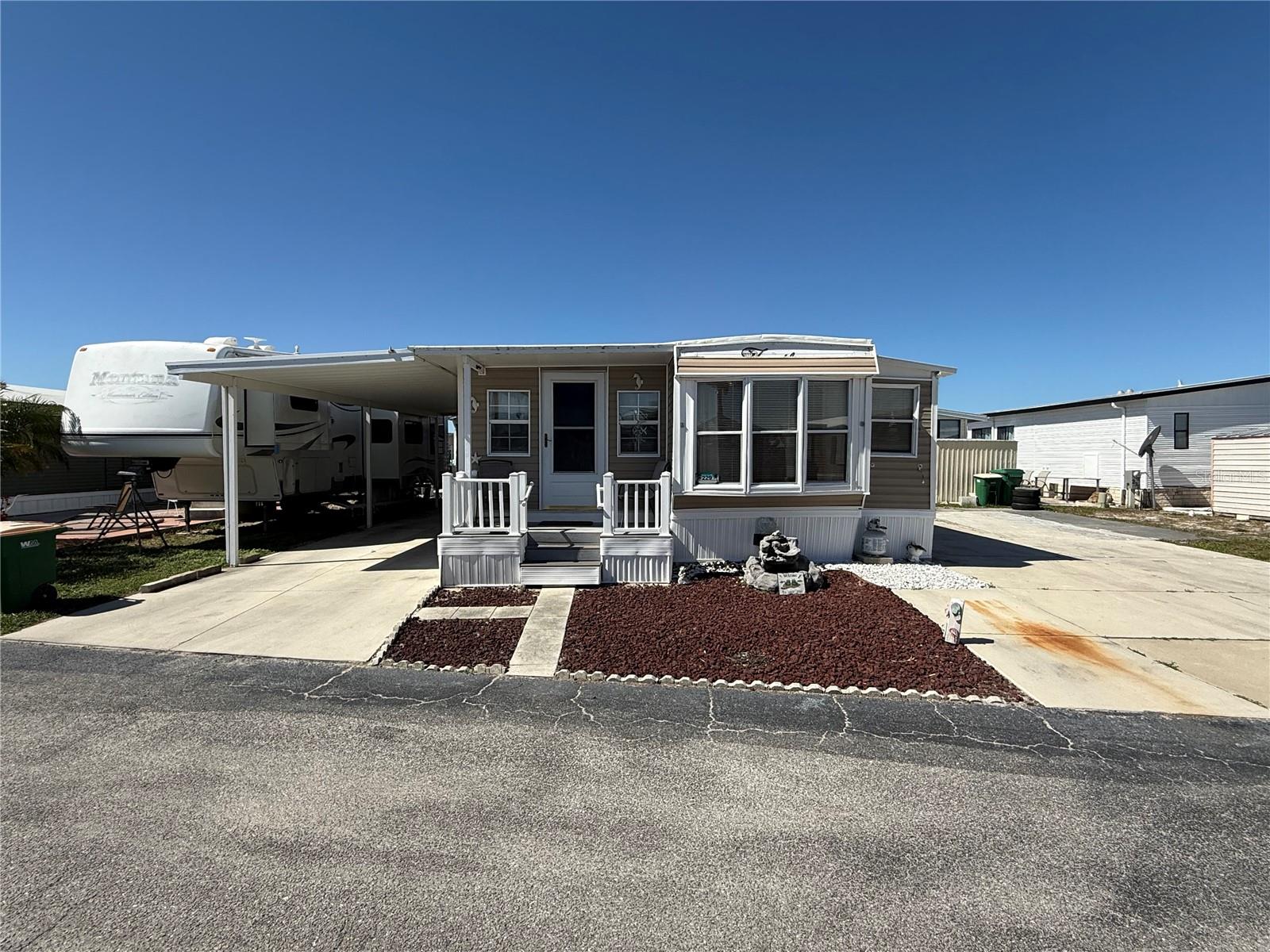 HOLIDAY TRAVEL PARK ENGLEWOOD - Residential