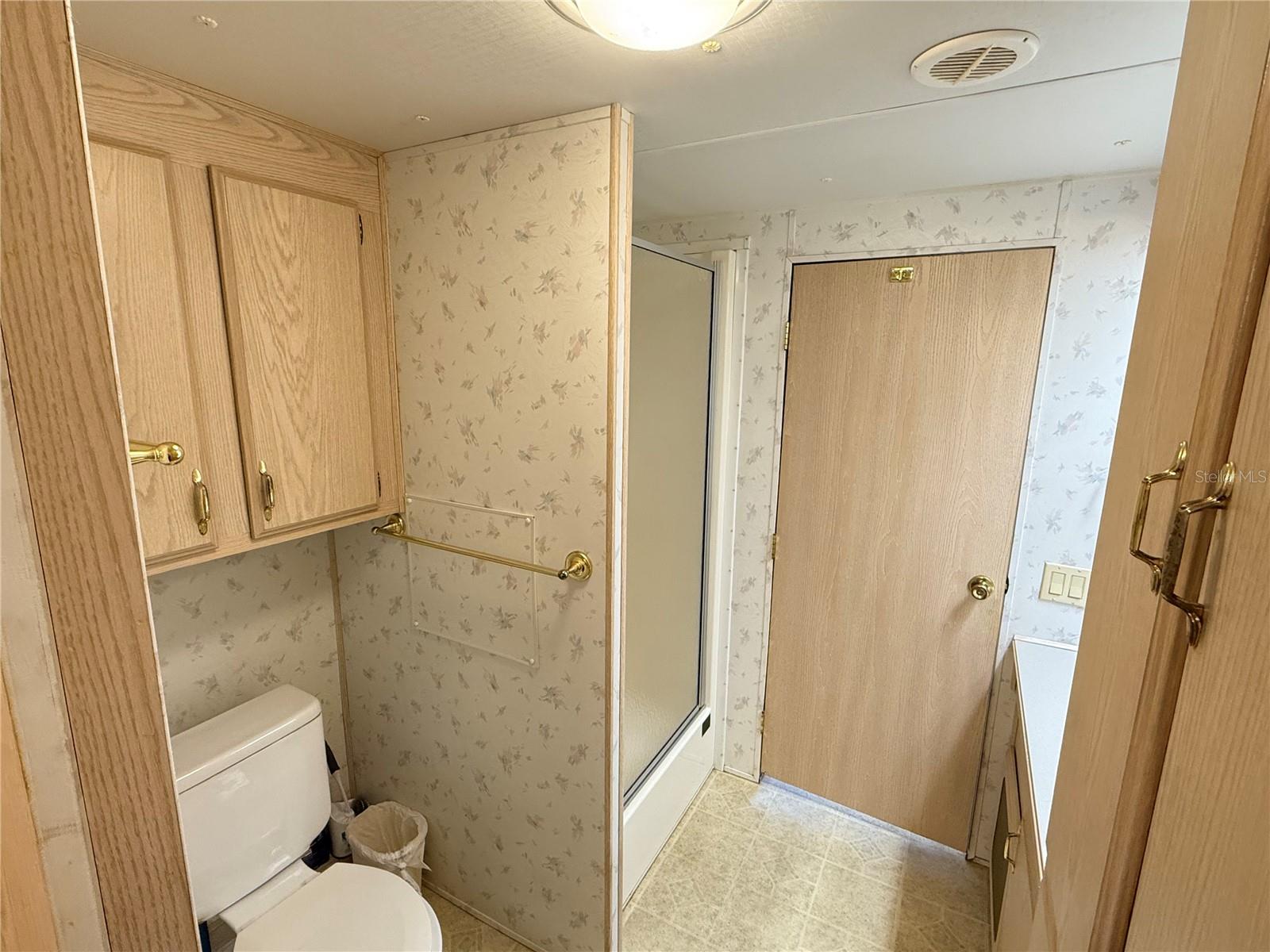 HOLIDAY TRAVEL PARK ENGLEWOOD - Residential