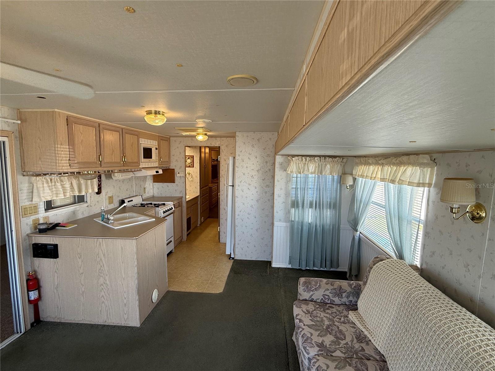 HOLIDAY TRAVEL PARK ENGLEWOOD - Residential