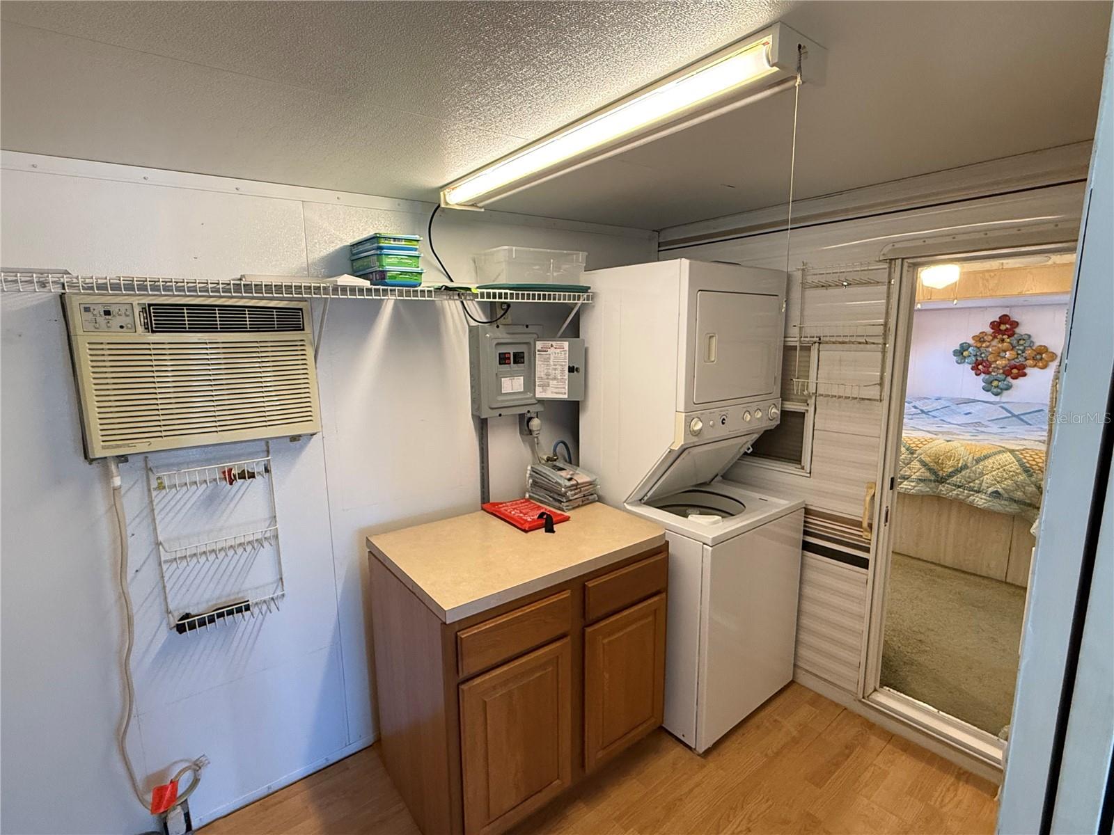 HOLIDAY TRAVEL PARK ENGLEWOOD - Residential
