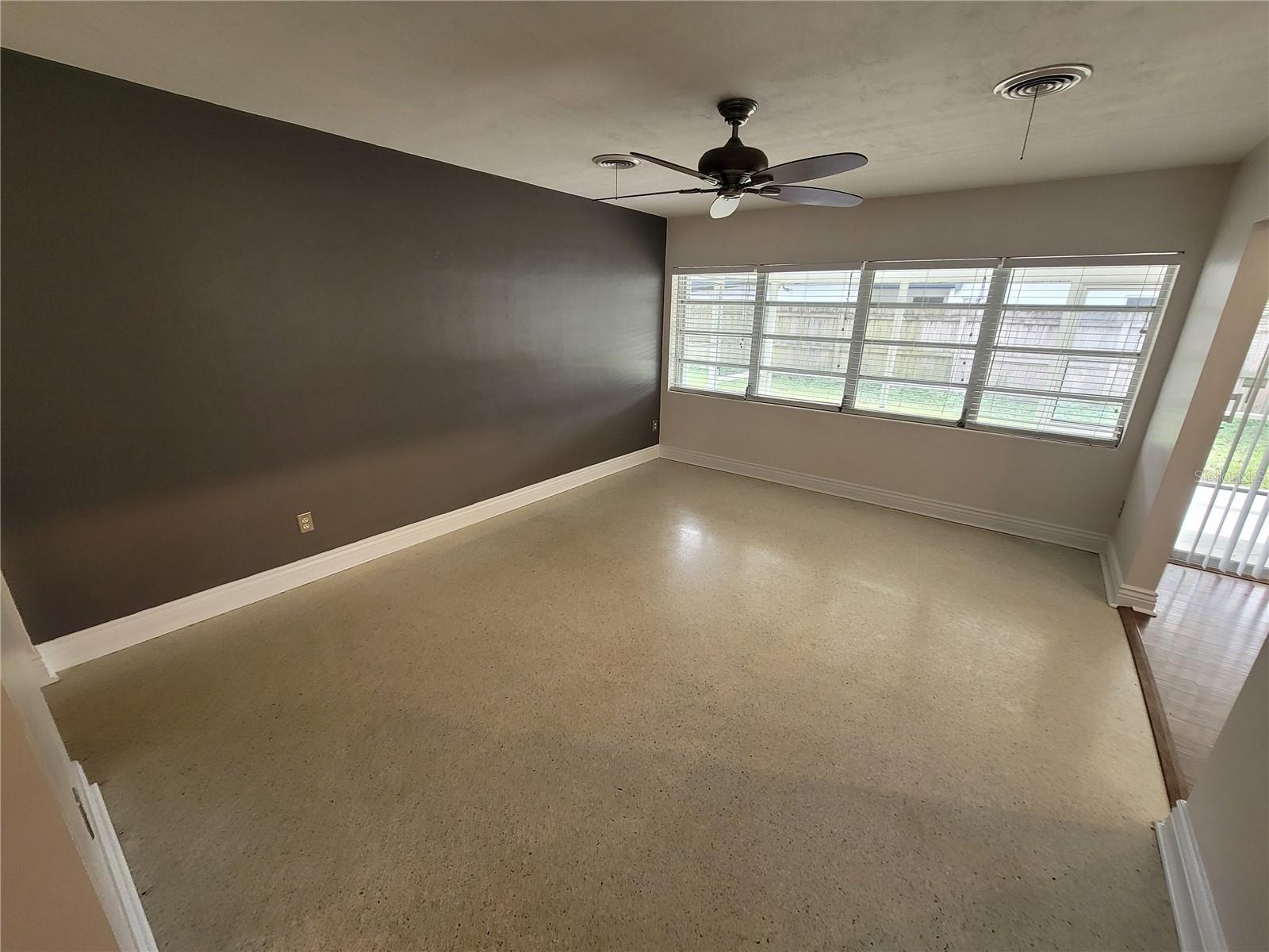 LAKEWOOD SHORES 1ST ADD - Residential Lease