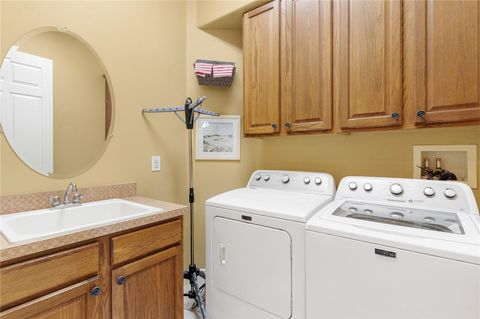 Tiny photo for 38712 Oak Place Court, Lady Lake, FL 32159 (MLS # G5102107)