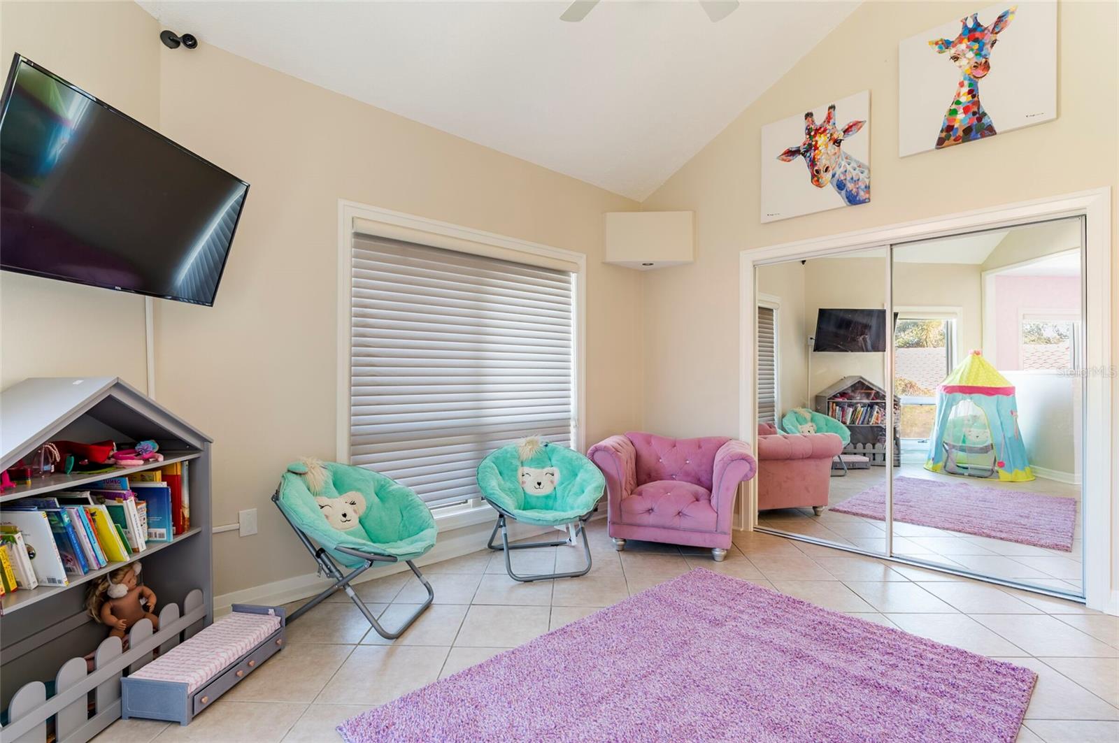 CARLTON ESTATES - Residential