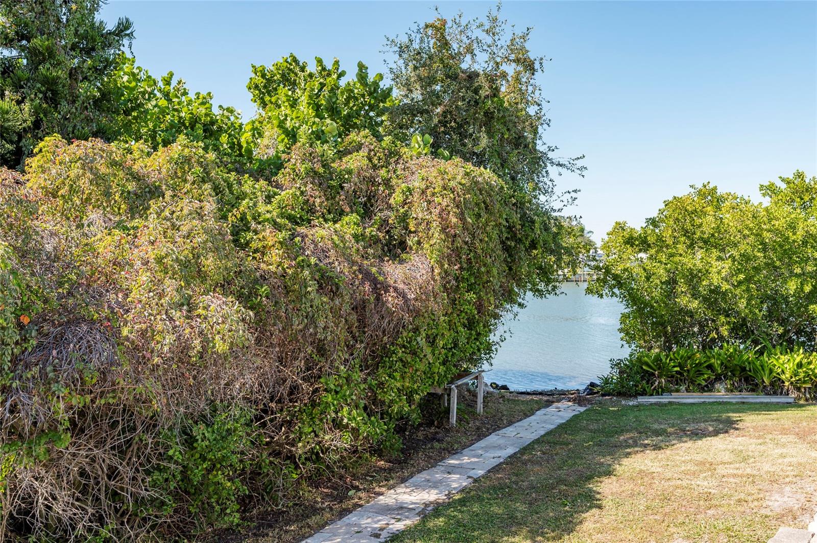 CARLTON ESTATES - Residential