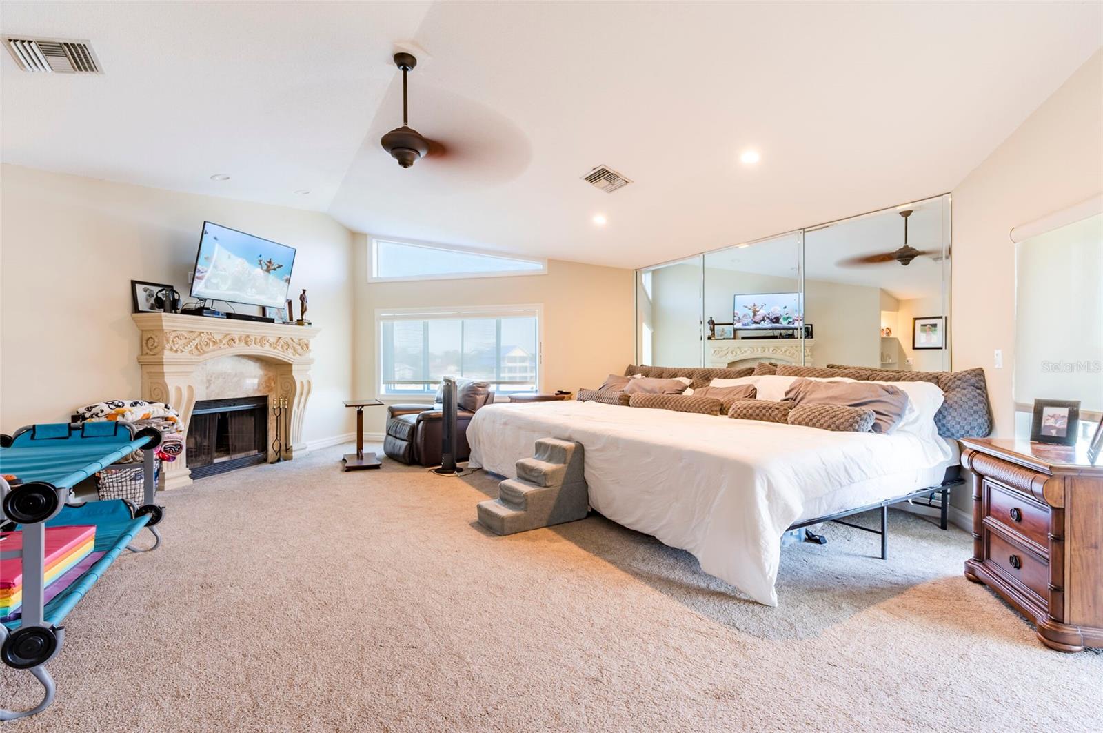 CARLTON ESTATES - Residential