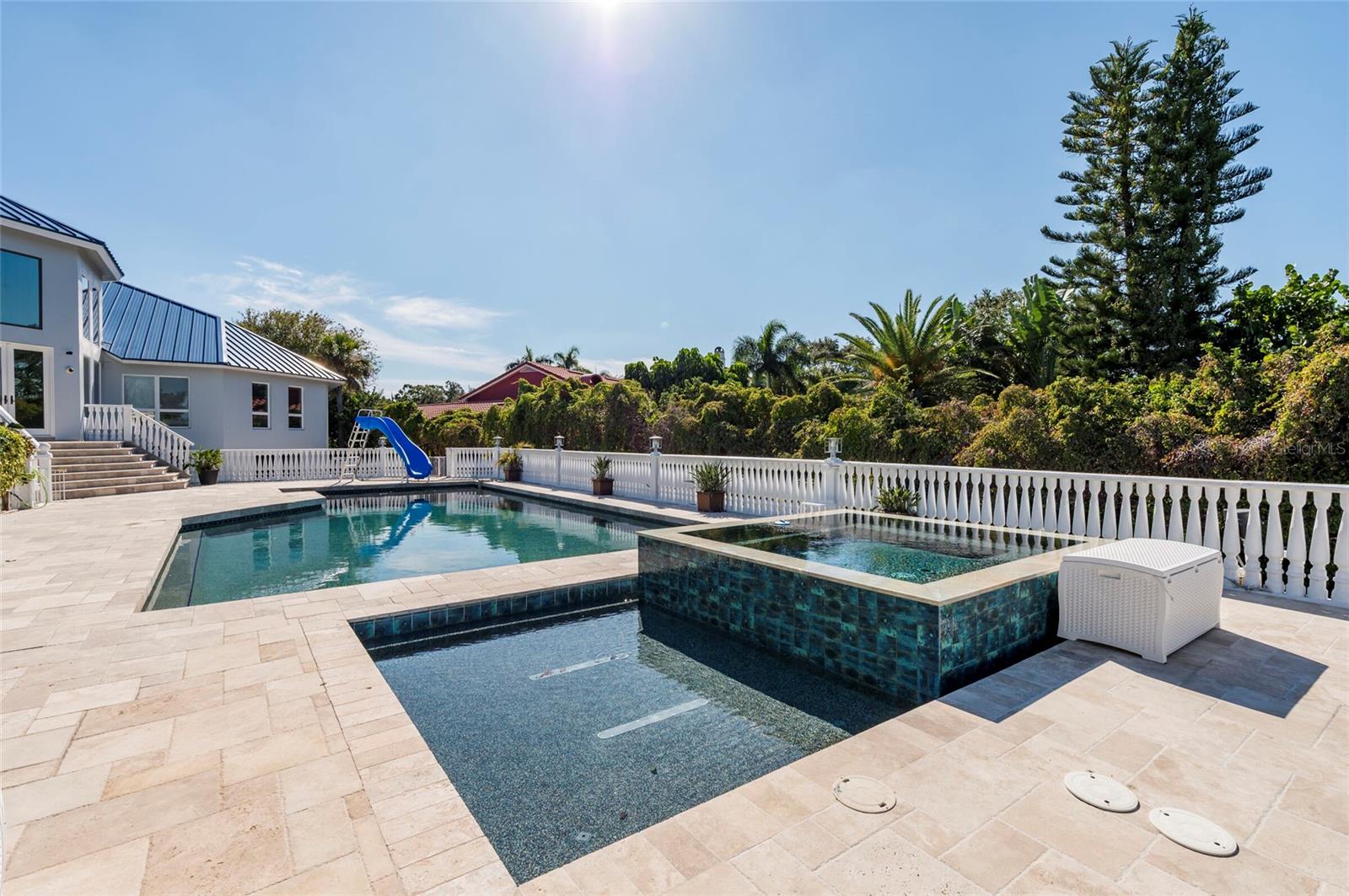 CARLTON ESTATES - Residential