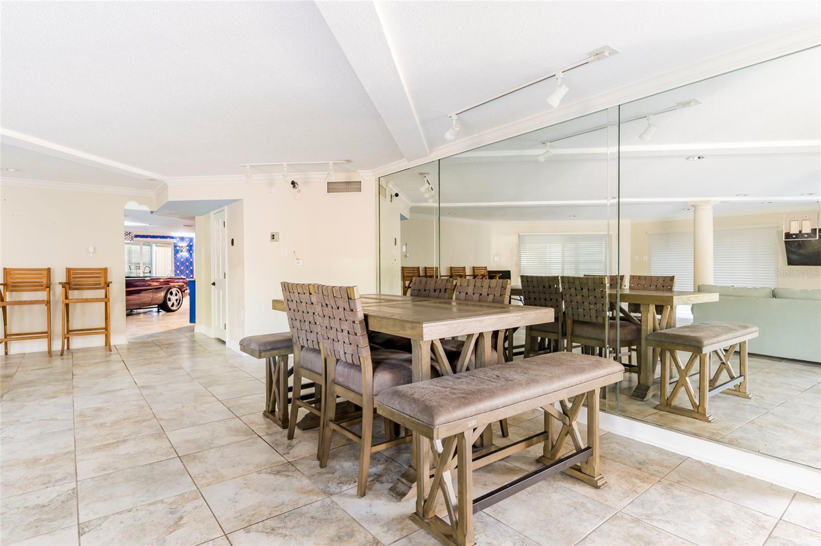 CARLTON ESTATES - Residential