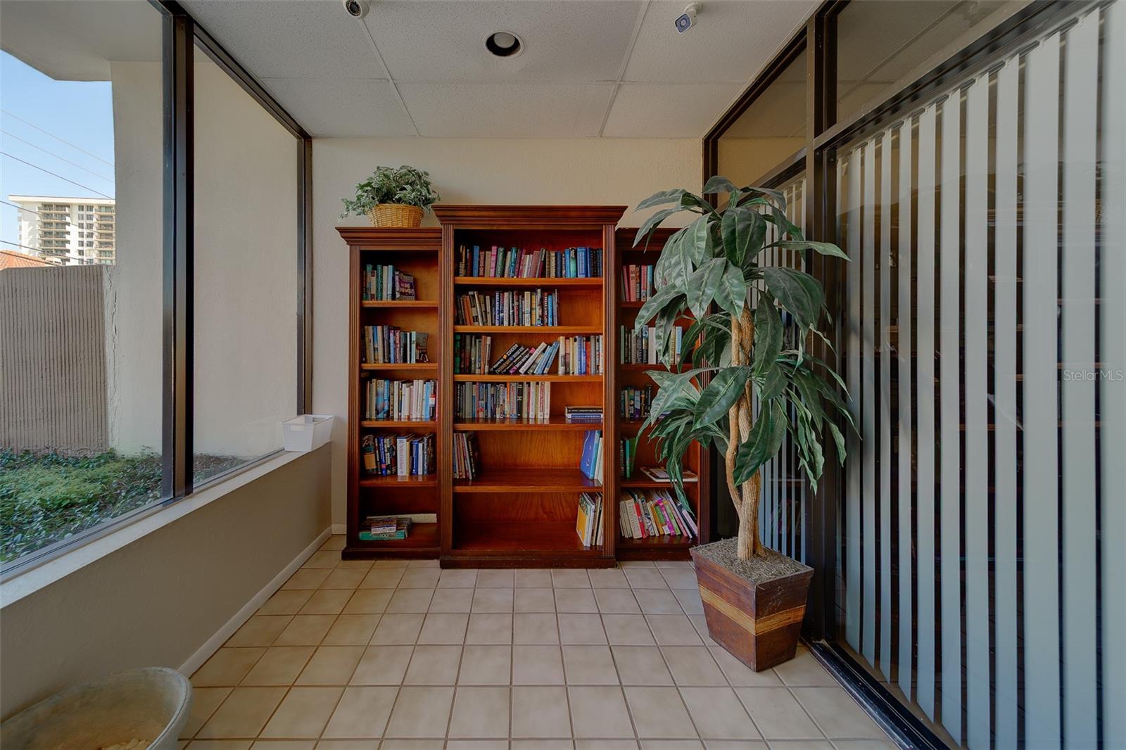 DOLPHIN COVE CLEARWATER - Residential