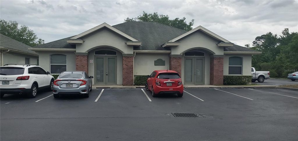 Photo of 266 Crystal Grove Boulevard, Lutz, FL 33548 (MLS # TB8405887)