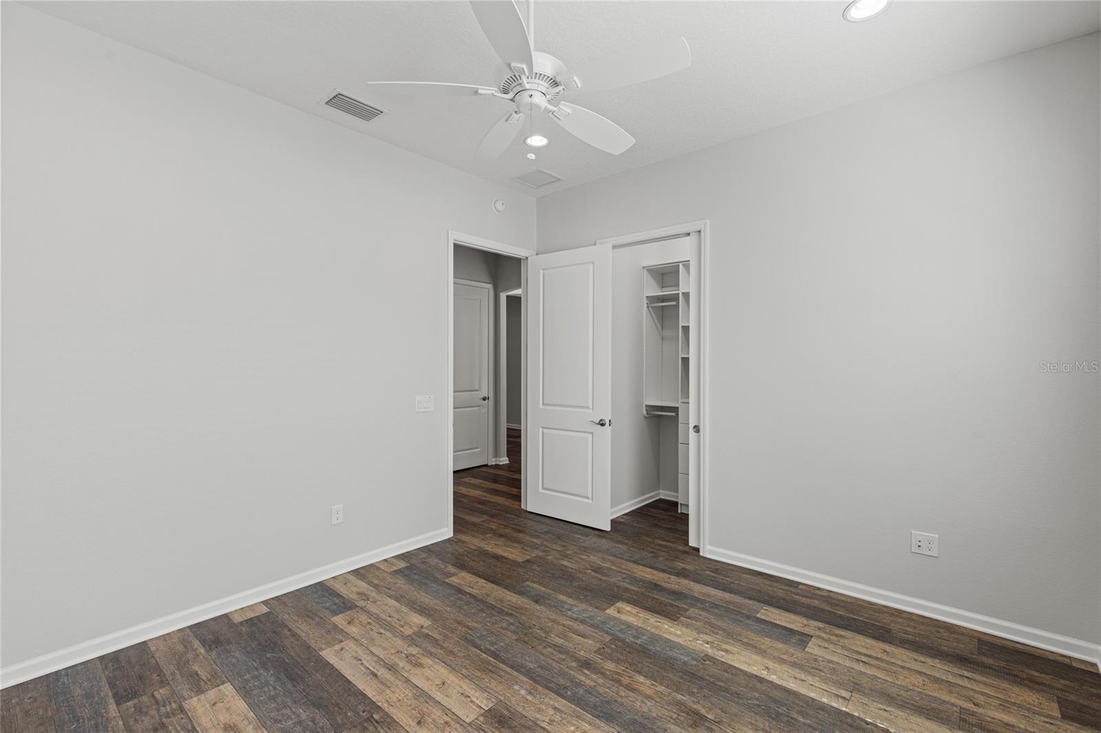 OXFORD OAKS - Residential